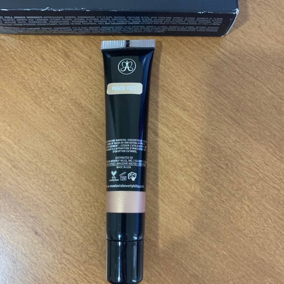 Anastasia Beverly Hills Liquid Glow - Picture 2 of 2